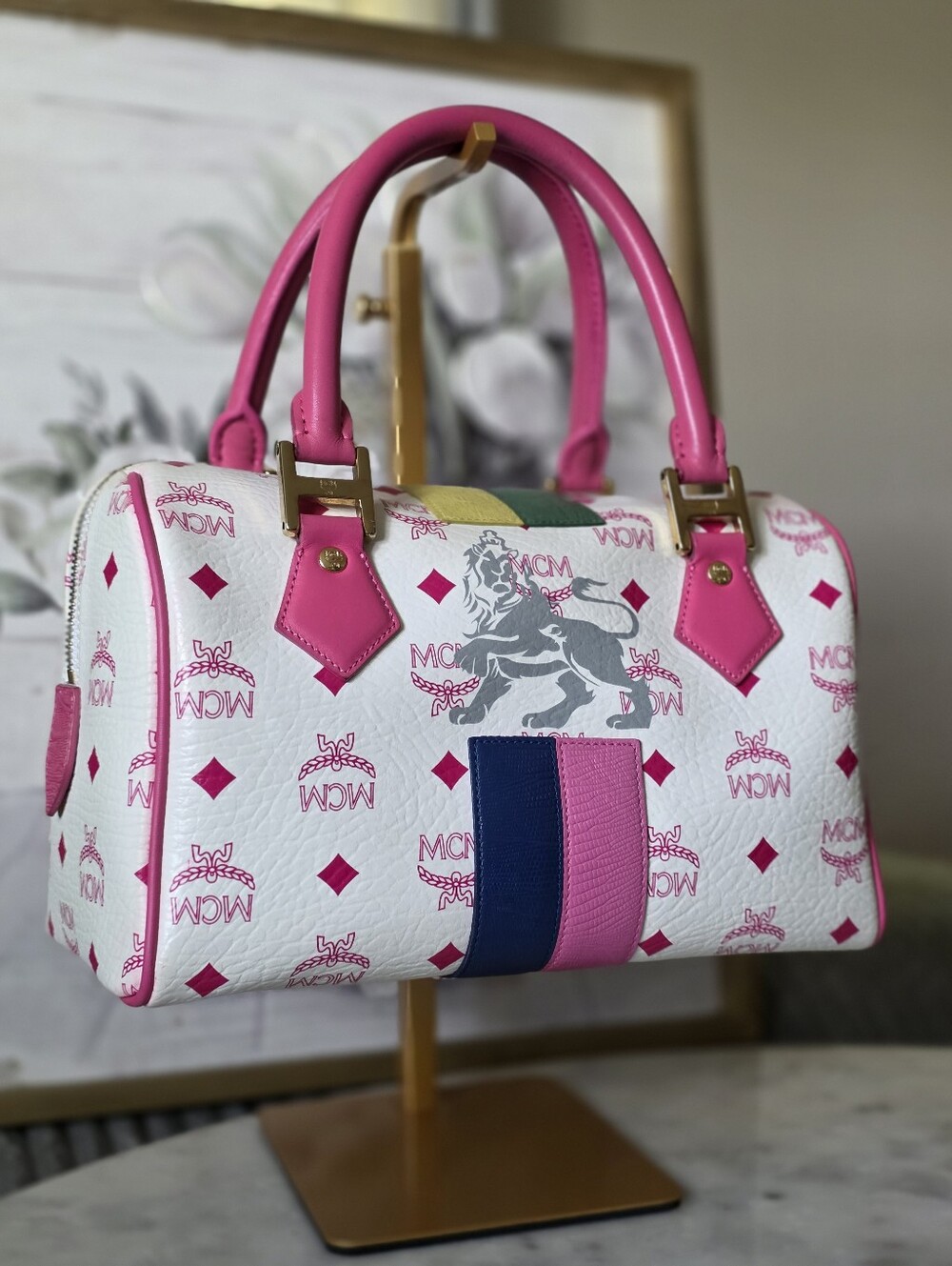 MCM Princess Lion White Satchel with Pink Handles & Trim W/ Gold Hardware - Picture 3 of 17